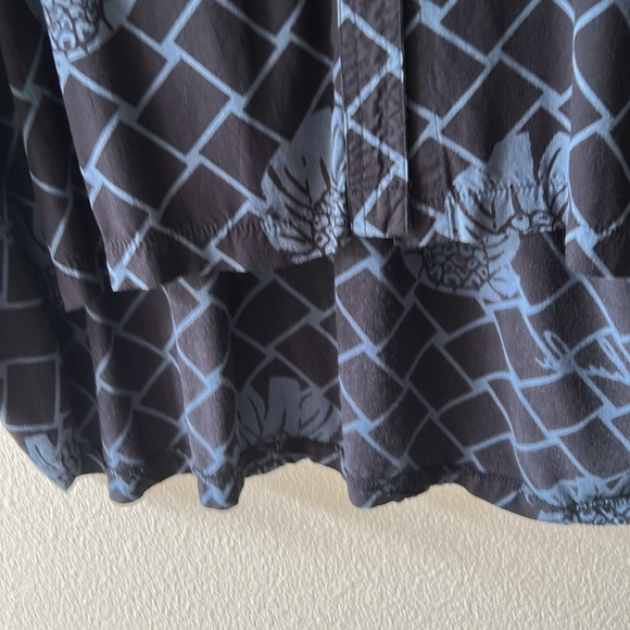 Living Hula Black and Gray Women's Top - Picture 4 of 4